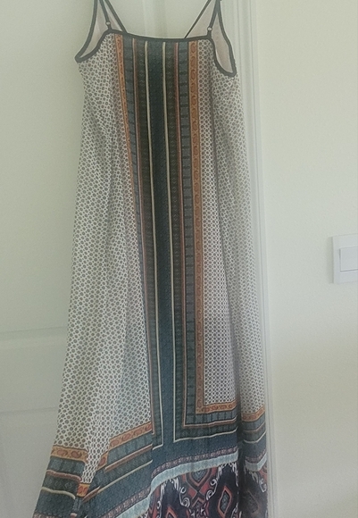 Bohemian Maxi Dress with Geometric Patterns - Picture 10 of 15
